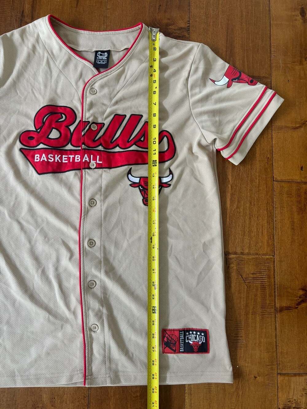 Ultra Game Chicago Bulls Tan Baseball-Style Button-Up Jersey - Picture 6 of 7